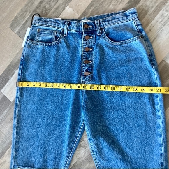 We Wore What Danielle High Rise Straight Leg Distressed Jeans Size 31 NWT EB - Picture 11 of 16